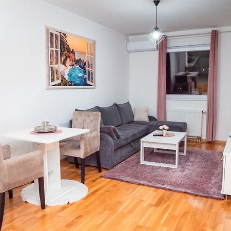 Apartman Royal 2 Doboj Eksteriør billede