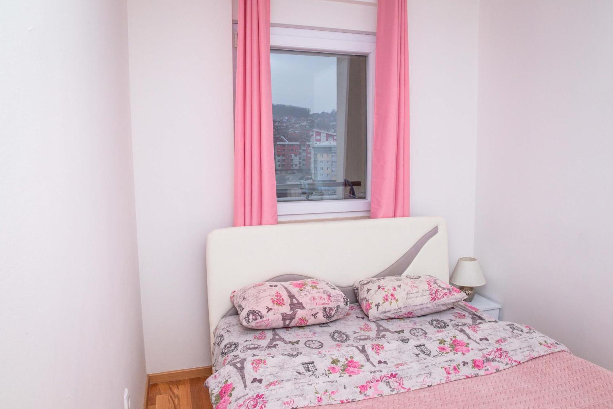 Apartman Royal 2 Doboj Eksteriør billede